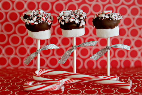 Candy Cane Marshmallow Pops 3