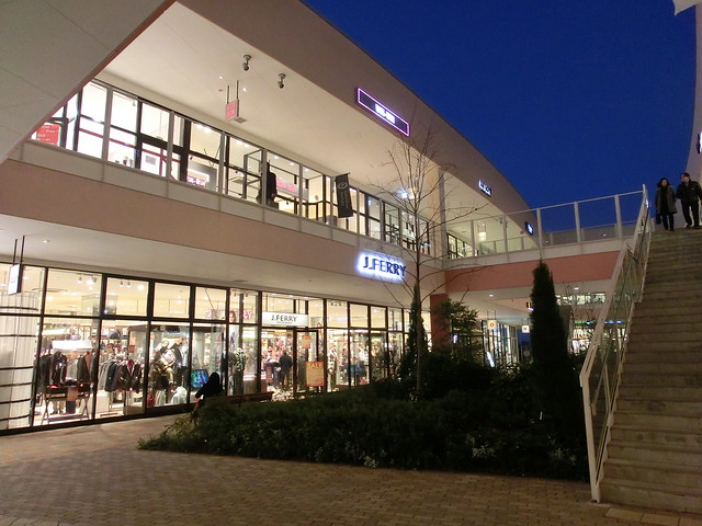 OUTLET MALL AEON Lake Town (イオンレイクタウン アウトレット)