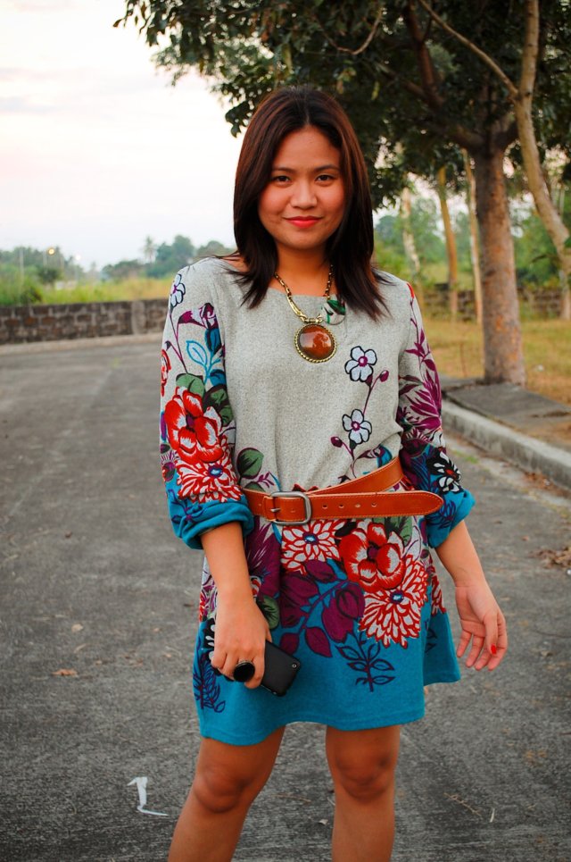denise katipunera, mommy style, thrift style, thrift floral dress, color block boots