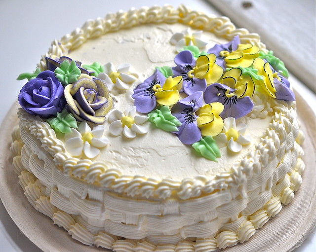 cake decorating with royal icing flowers | Flickr - Photo ...
