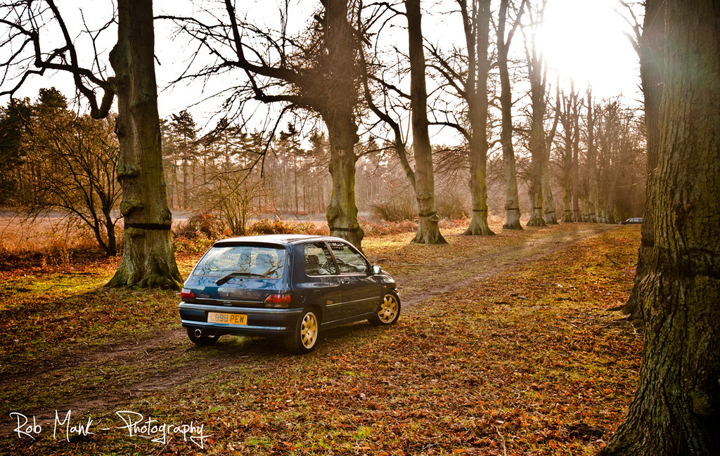 Met up with a friend today to shoot his Clio Williams before it sells