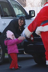 2011.12.11; Santa Visits Neighborhood