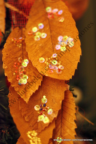 Manualidades para decorar: cintas de hojas secas para el árbol de Navidad