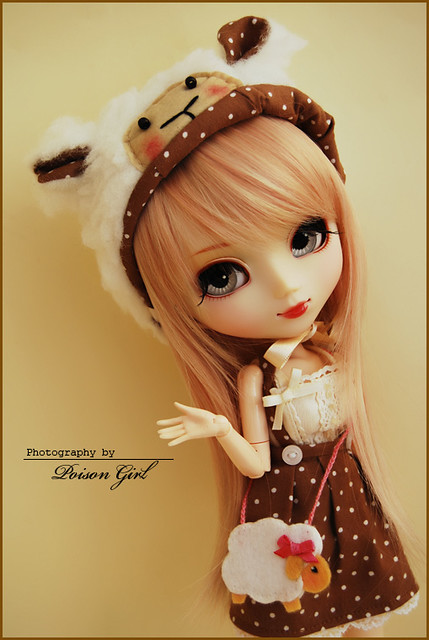 Arimi Pullip Aquel Sheep hat specially made for me by Dessita and sheep 