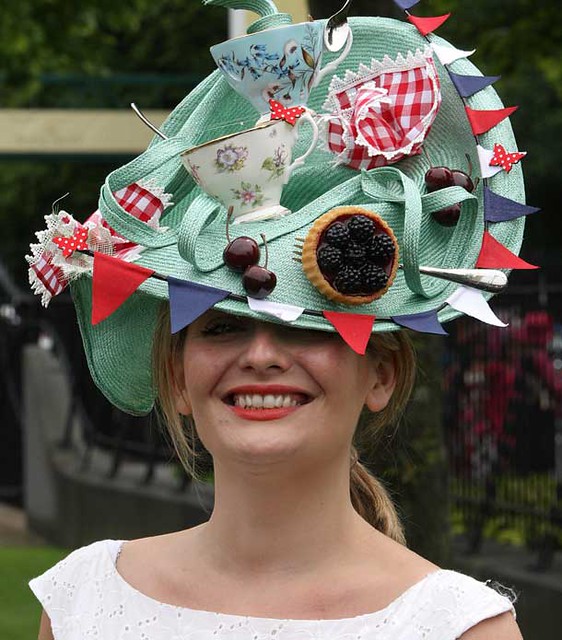 image-2-for-ladies-day-at-royal-ascot-2011-gallery-392418897
