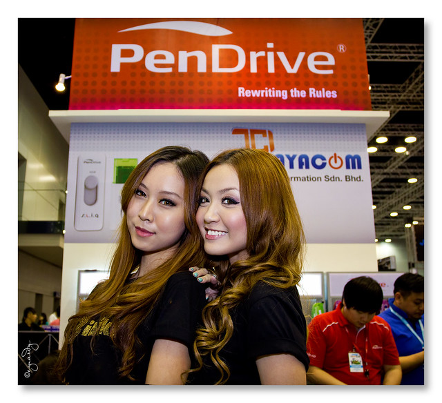 KLCC PC Fair 2011 - PenDrive Girls
