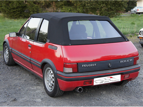 Peugeot-205-(1986-95)_rot_schw_original_3