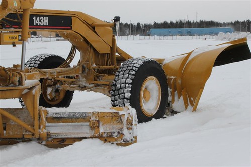 Airport Cat Grader 1-13-2012 016  by JimM2366