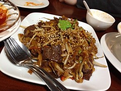 Joe Yee's Vegetarian - beef with flat noodles
