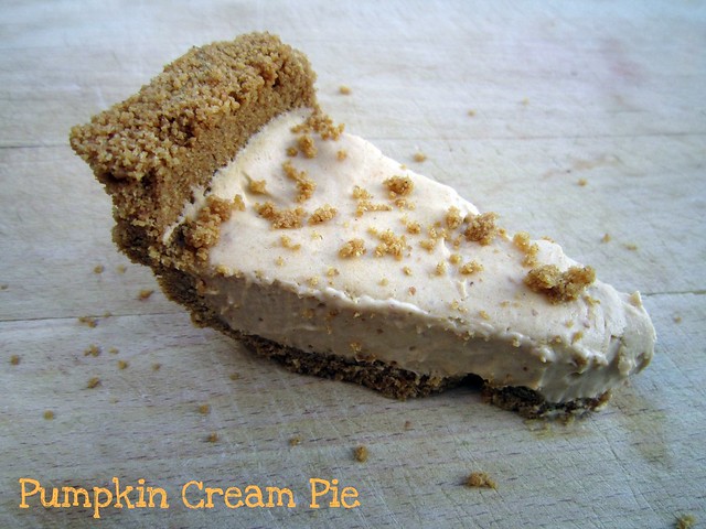 pumpkin cream pie on cookingwitharochetspoon.blogspot.com