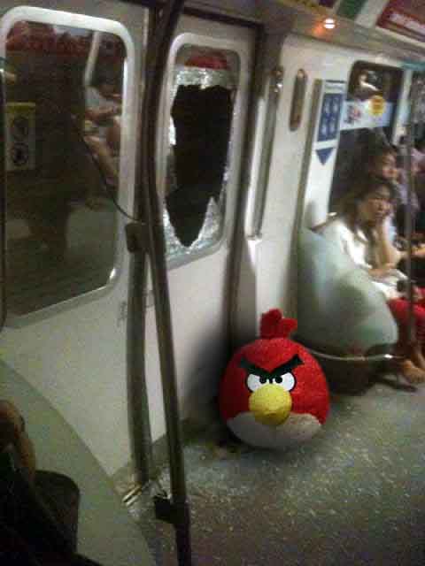 Angry Bird LIVE! Only on SMRT trains!