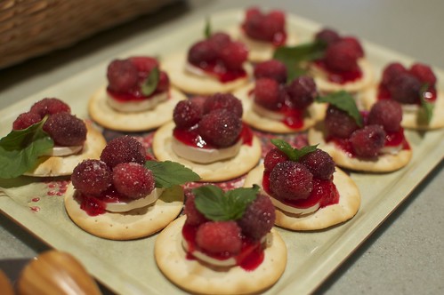 Cranberry and brie bites (pinterest)