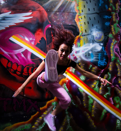 無料写真素材|人物|女性アジア|蹴る・キック|跳ぶ・ジャンプ|台湾人