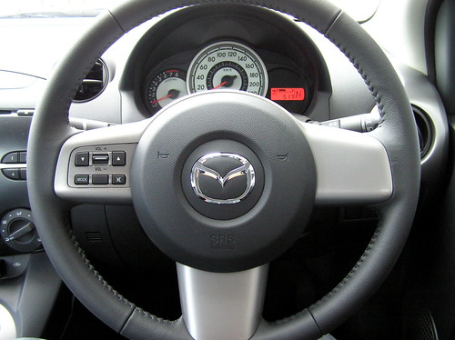 Mazda 2 Steering wheel