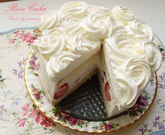 White Rose Cake <br>สตรอว์เบอร์รี่เค้ก-วิปครีม Click To Get Recipes & Ingredients 
