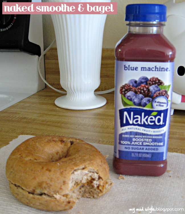 Meal smoothie and bagel