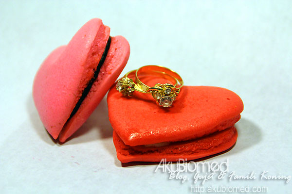 Macaron cinta dan cincin