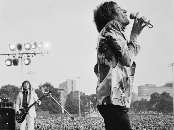 Rod STewart performing with The Faces in Alkasura cherry-print satin jacket