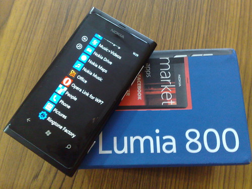 Nokia Lumia 800 Unboxing (22)