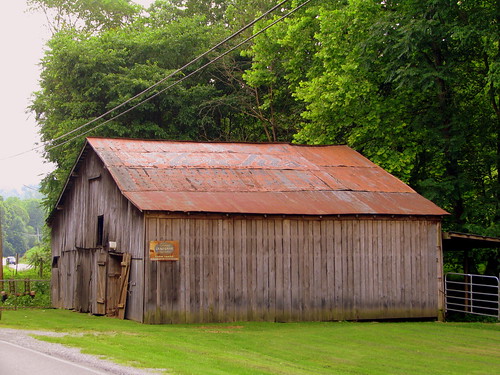 Sterchi's Barn - Old US 31E, Sumner County