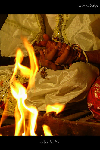 bengali wedding hand in hand till fire burns