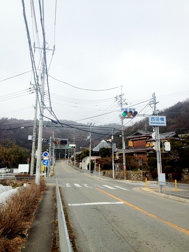 西田橋の交差点。雪降ってる…。