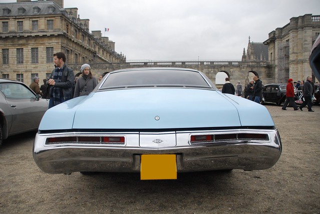1969 Buick Riviera 430ci la travers e de Paris 2012