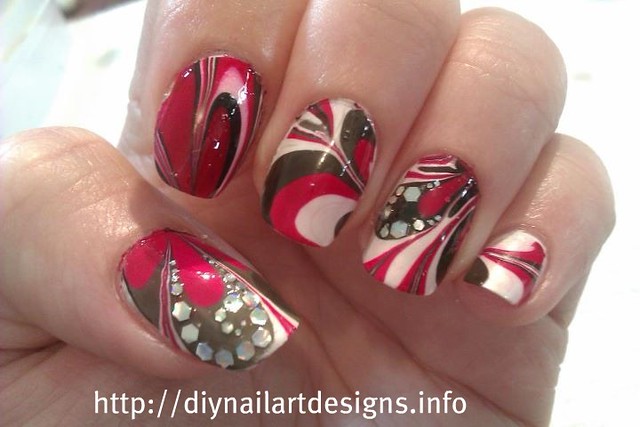 red marble nail design