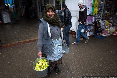 Woman with apples, Baku