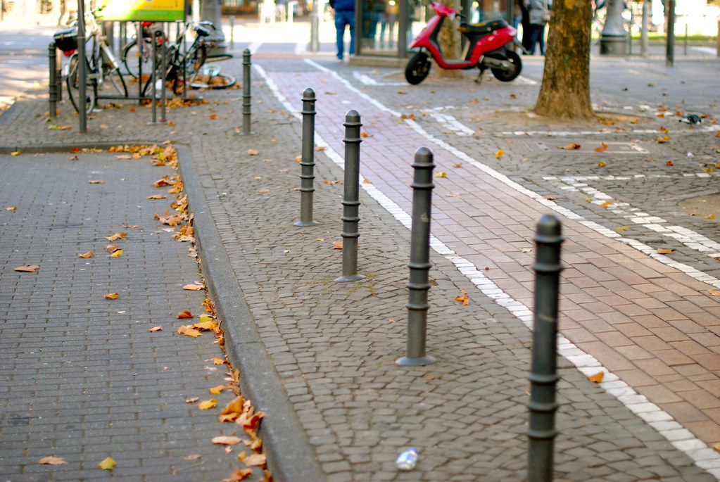 Кёльн — тротуары и другие городские детали 