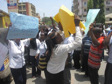 Kenyan nurses demonstrate for higher pay and better working conditions. The government has sacked thousands in retaliation. by Pan-African News Wire File Photos