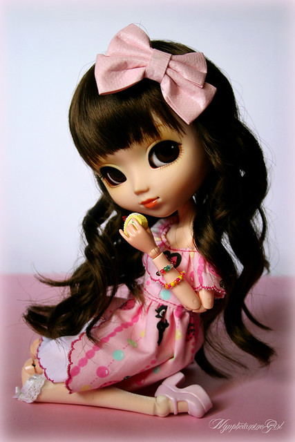 Yumi Pullip Nina This cute dress was a bday present from my lovely friend 