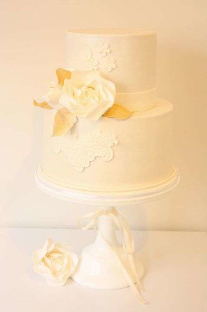 Vintage lace and gold leaf wedding cake