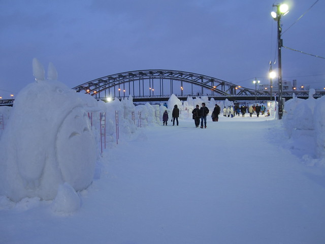 Snow sculptures and トトロ