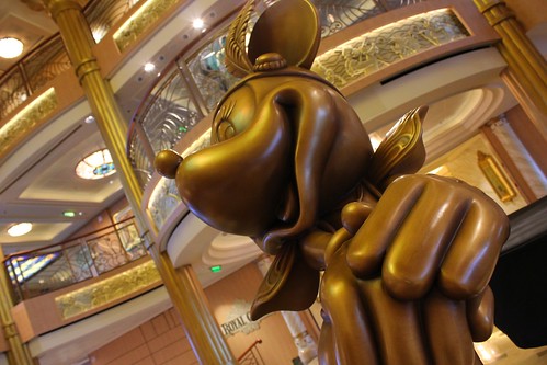 Disney Fantasy Atrium Minnie Mouse statue