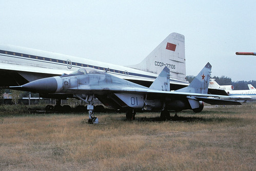 01b MiG-29