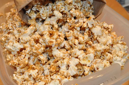 popcorn with maple syrup & salt 17