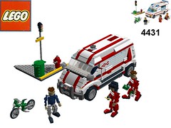 Lego City Ambulance - Nr. 4431 / 6666 Recreated in Miniland Scale