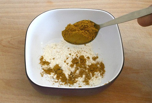 15 - Curry zu Mehl geben / Add curry to flour