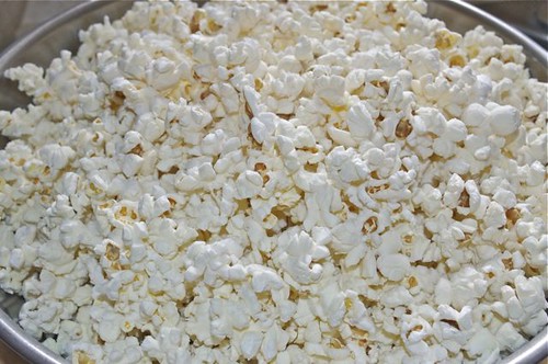 popcorn with maple syrup & salt 1