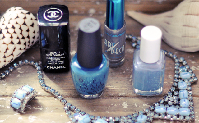 blue nail polishes -shells- vintage blue rhinestone necklace, manicures, nail diys