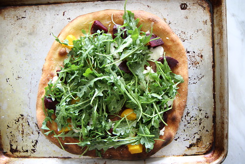 Beet, goat cheese and arugula pizza