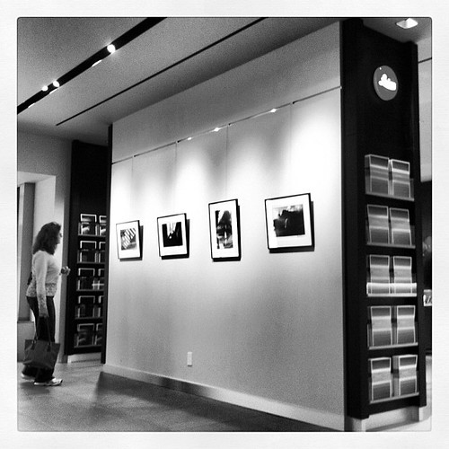 Peter Turnley exhibit at Leica store