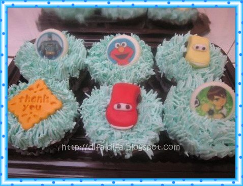 Cupcake set for Athan by DiFa Cakes