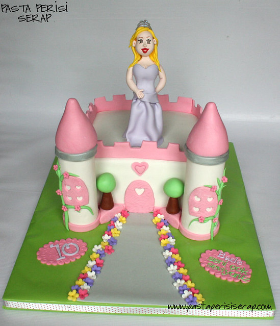 PRINCES AND CASTLE CAKE  - BADE  BIRTHDAY CAKE