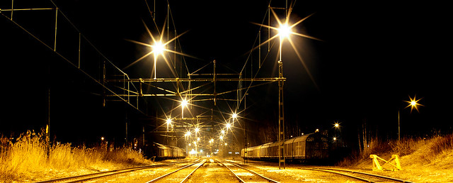 _DSC0653- trains by night