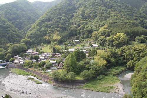 A little village in the hills 山の中の集落