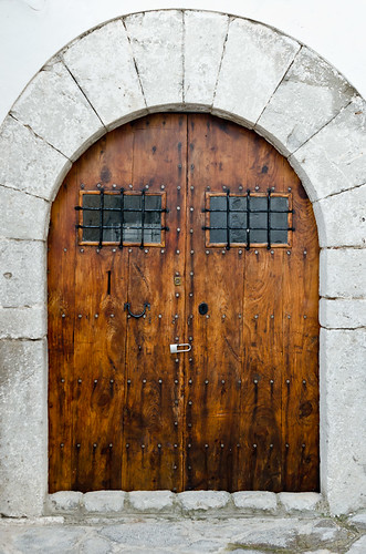 puerta de dalt vila