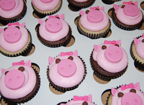 girly pig cupcakes for a 6th birthday