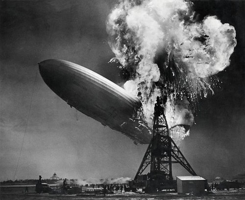 Zeppelin-ramp de Hindenburg / Hindenburg zeppelin disaster